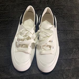 Like new, worn only once Alexander McQueen sneakers (USA) size 10 (EUR) size 41.
